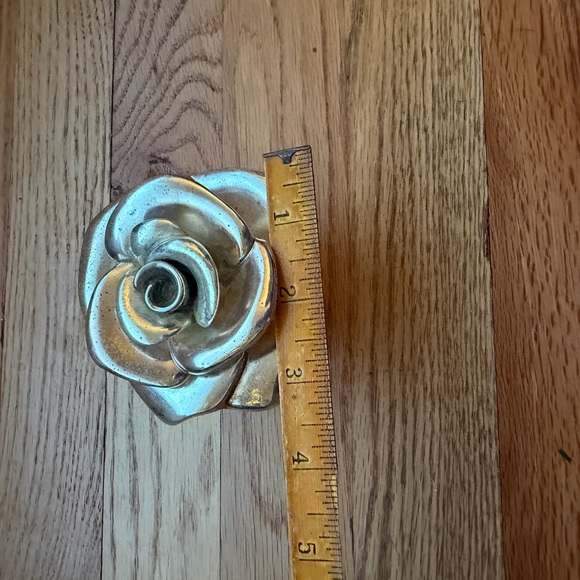 Silver Rose-Shaped Trinket Box - Picture 5 of 7